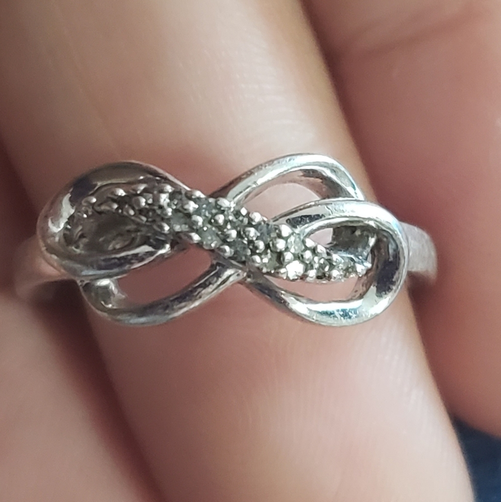 Guc Solid Sterling Silver Infinity Ring - image 3